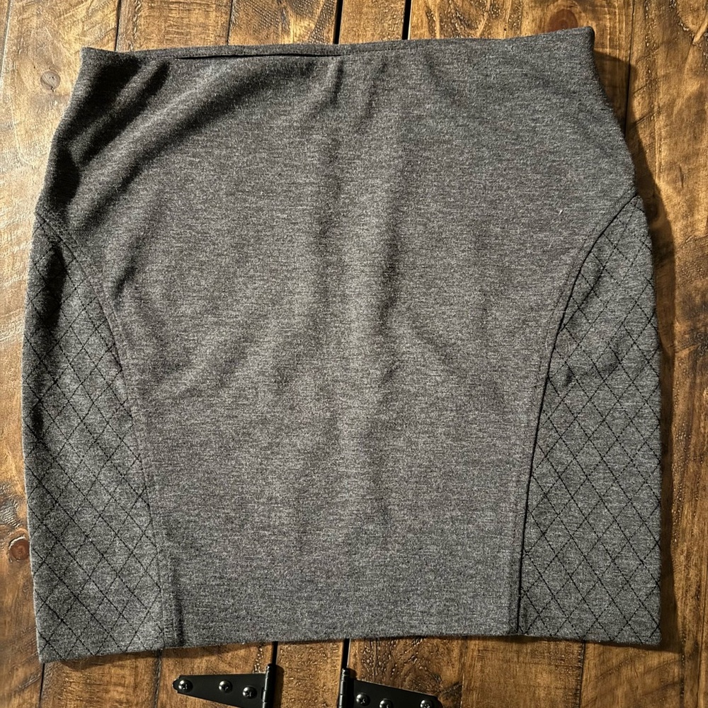 Simply Vera Wang Gray Quilted Pencil Skirt, Medium